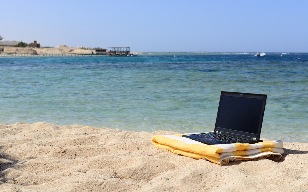 Emailing While You’re on Vacation Is a Quick Way to Ruin Company Culture